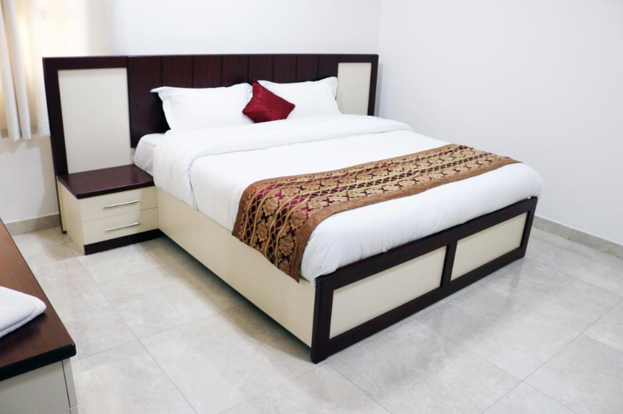 Roza Hotel Apartments Muskat Bagian luar foto