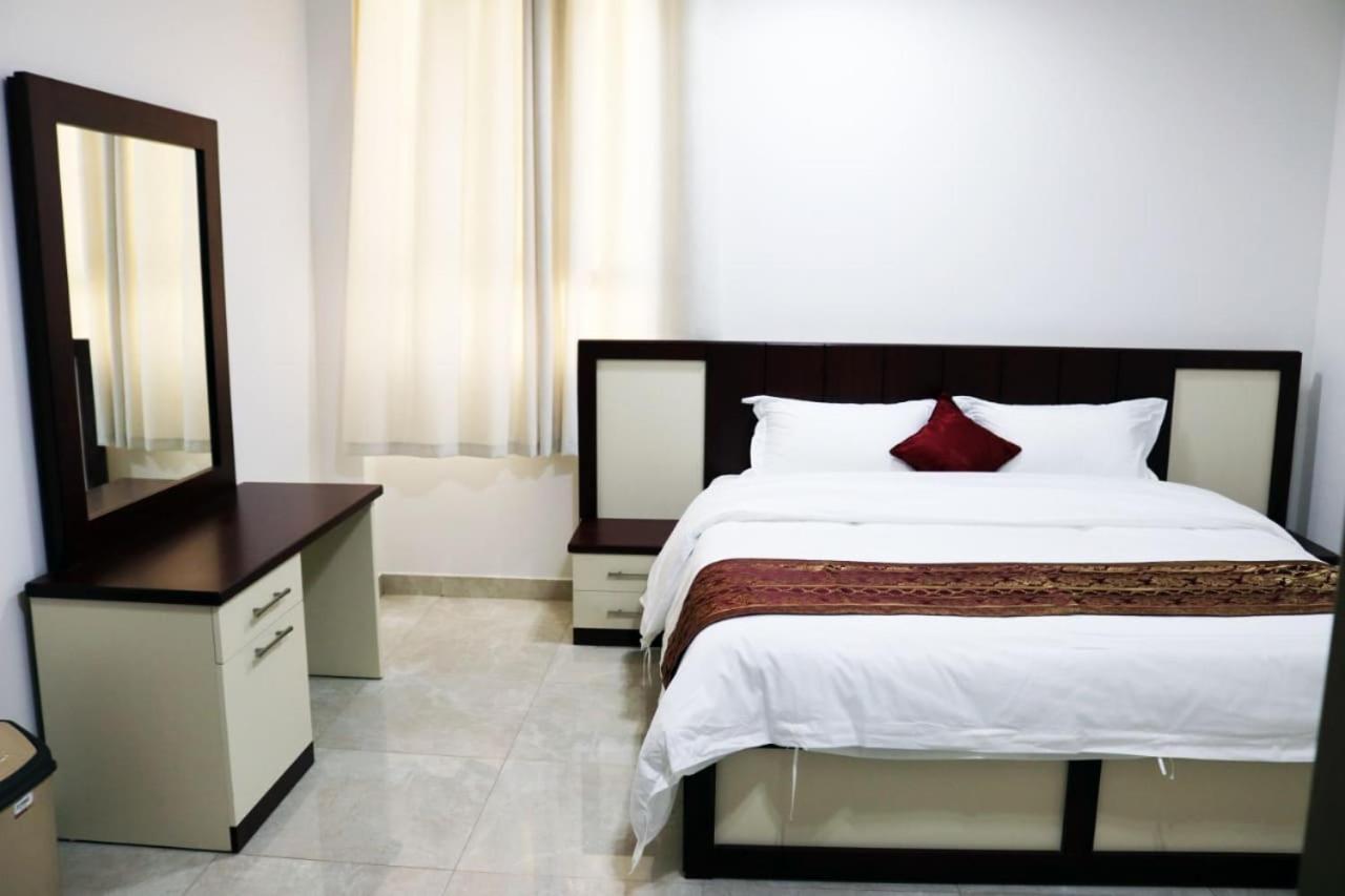 Roza Hotel Apartments Muskat Bagian luar foto