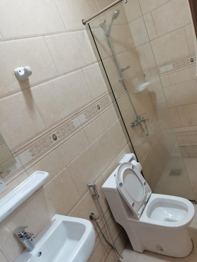 Roza Hotel Apartments Muskat Bagian luar foto