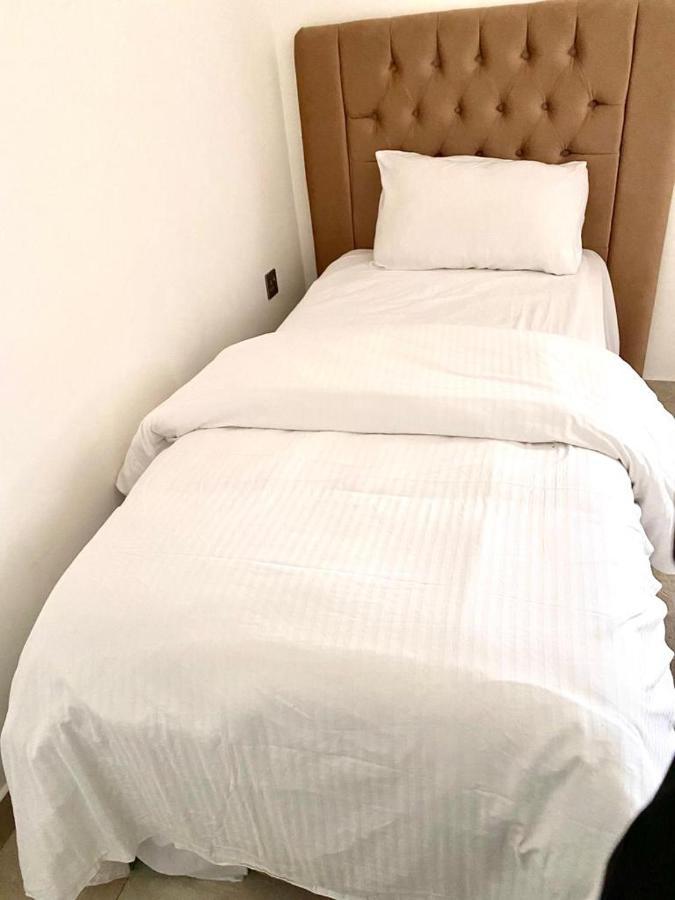 Roza Hotel Apartments Muskat Bagian luar foto