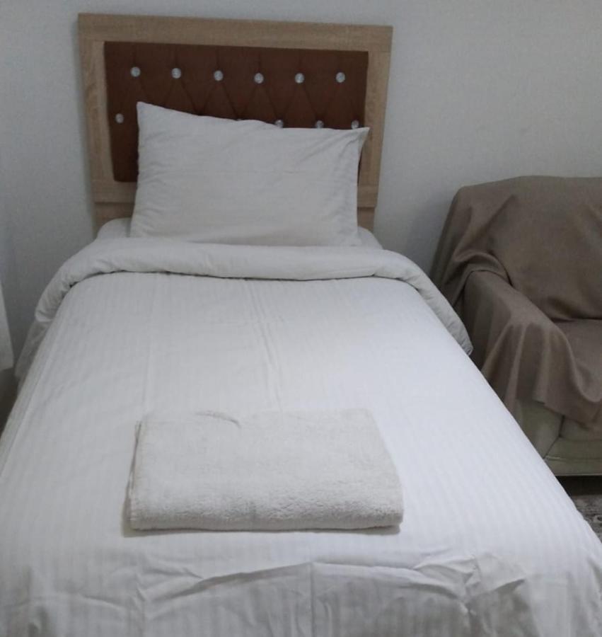 Roza Hotel Apartments Muskat Bagian luar foto